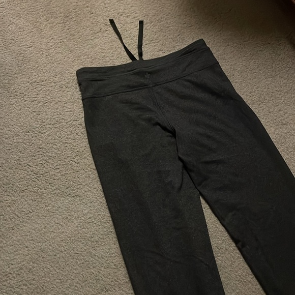 Denver Hayes Yoga Pants - Picture 5 of 5